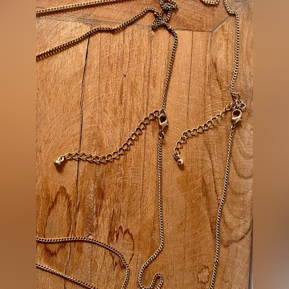 Set of 2 gold toned metal fringe necklaces - Picture 8 of 8